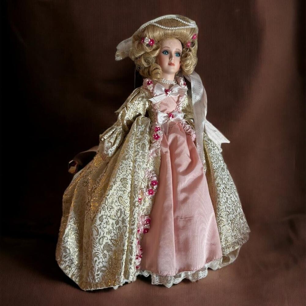Madam Pompadour Seymour Mann's Connoissuer Doll Collection - Rare Doll